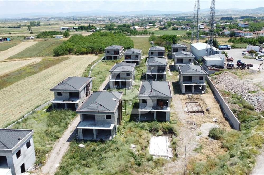 CB KiNG'DEN BÜYÜKBOSTANCI'DA SATILIK YÜZME HAVUZLU LÜKS VİLLA
