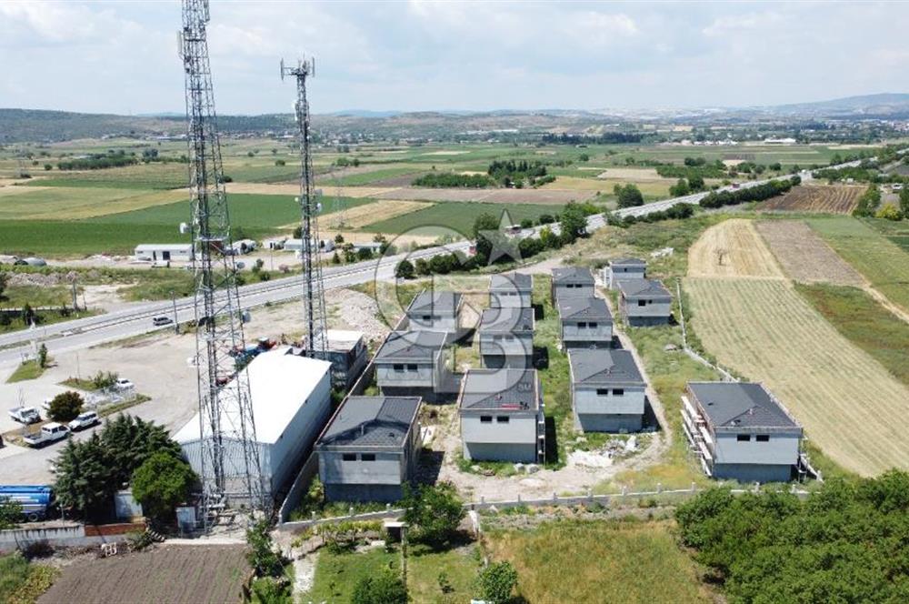 CB KiNG'DEN BÜYÜKBOSTANCI'DA SATILIK YÜZME HAVUZLU LÜKS VİLLA