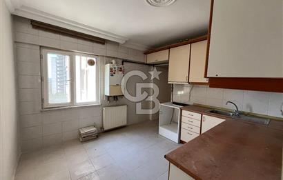 Kartal Esentepe Ünlüer sitesinde ara kat  kiralık daire