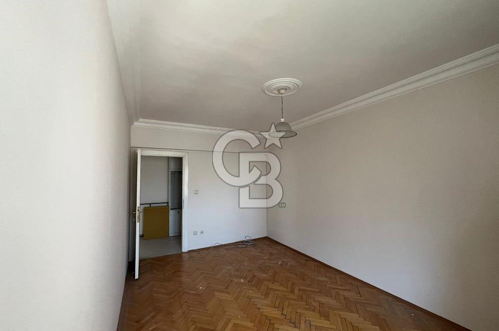 Kartal Esentepe Ünlüer sitesinde ara kat  kiralık daire