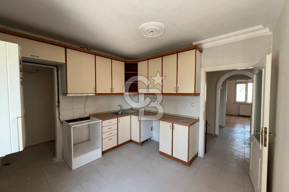 Kartal Esentepe Ünlüer sitesinde ara kat  kiralık daire