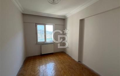 Kartal Esentepe Ünlüer sitesinde ara kat  kiralık daire
