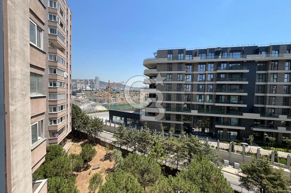 Kartal Esentepe Ünlüer sitesinde ara kat  kiralık daire