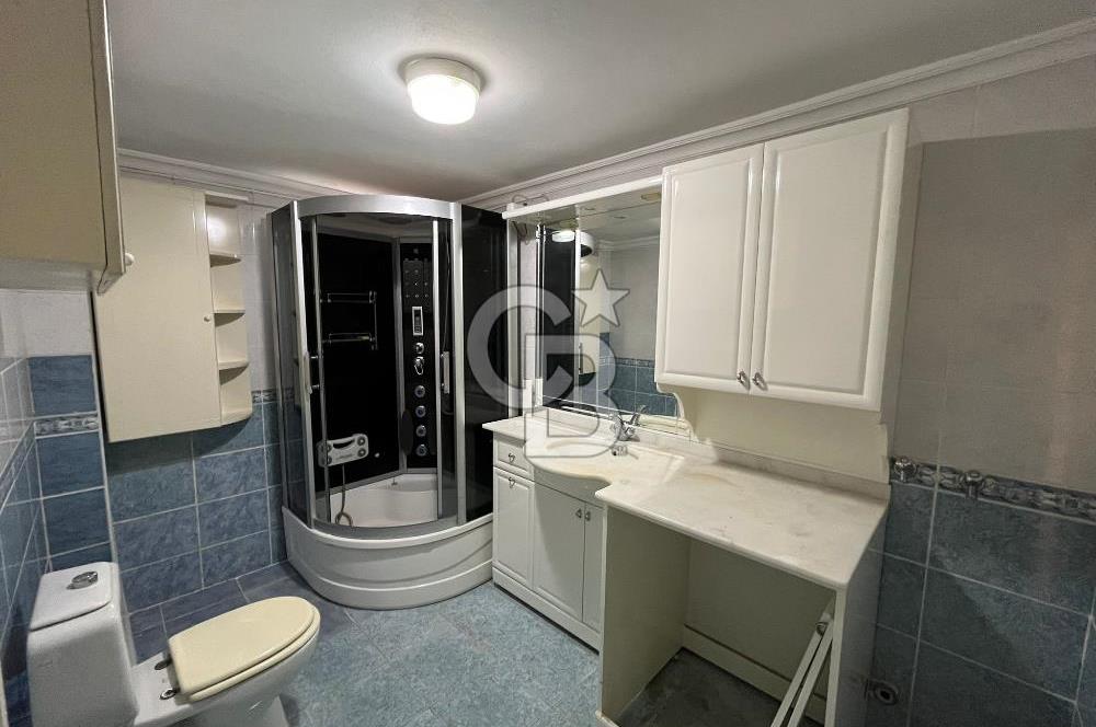 Kartal Esentepe Ünlüer sitesinde ara kat  kiralık daire