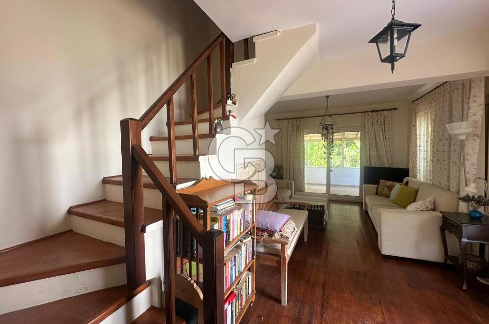 BOZCAADA SULUBAHÇE MEVKİİNDE GENİŞ BAHÇELİ SATILIK 2+1 YAZLIK