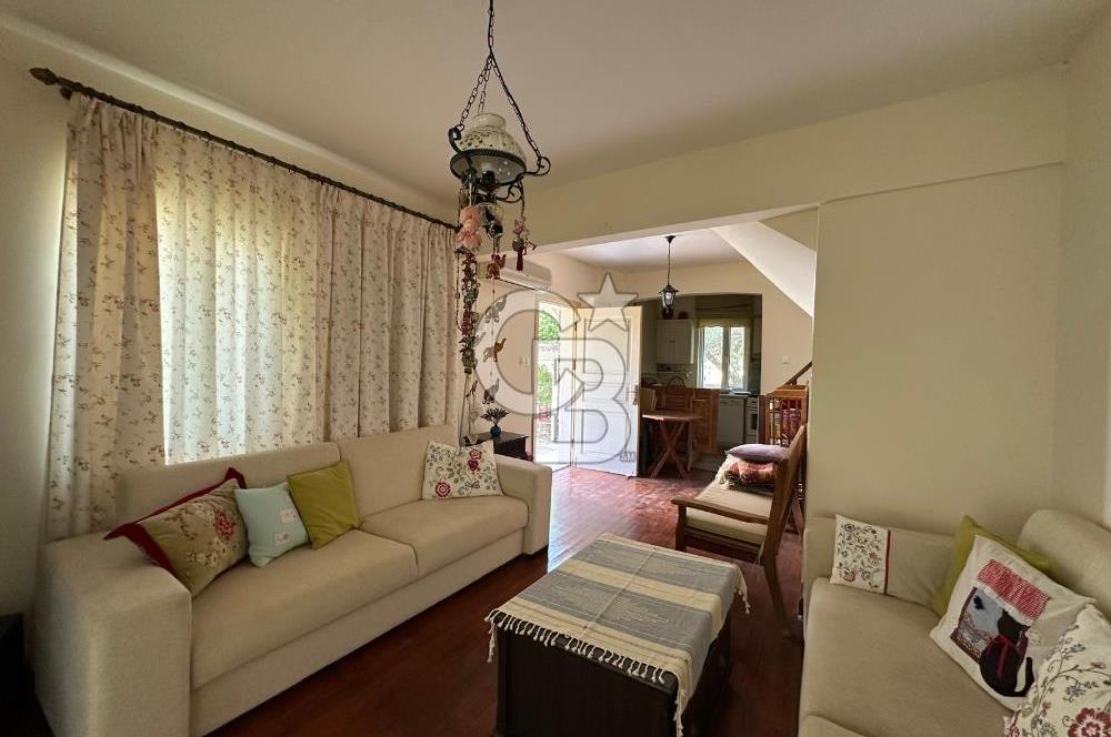 BOZCAADA SULUBAHÇE MEVKİİNDE GENİŞ BAHÇELİ SATILIK 2+1 YAZLIK