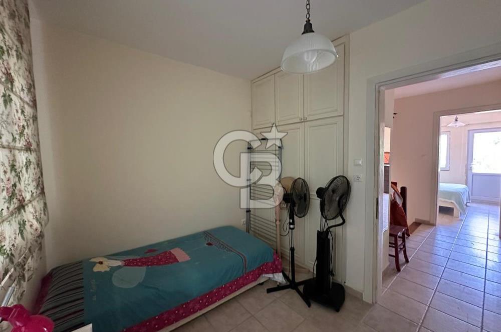 BOZCAADA SULUBAHÇE MEVKİİNDE GENİŞ BAHÇELİ SATILIK 2+1 YAZLIK