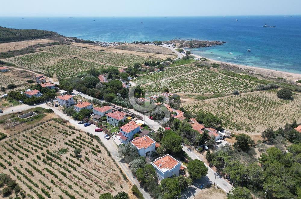BOZCAADA SULUBAHÇE MEVKİİNDE GENİŞ BAHÇELİ SATILIK 2+1 YAZLIK
