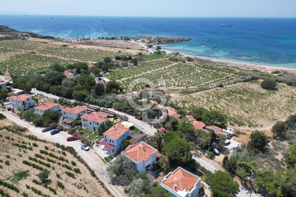BOZCAADA SULUBAHÇE MEVKİİNDE GENİŞ BAHÇELİ SATILIK 2+1 YAZLIK