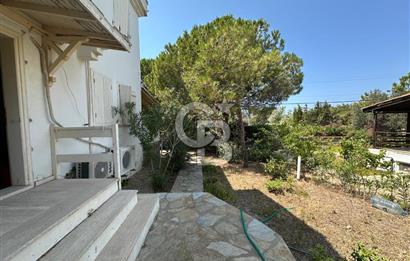BOZCAADA SULUBAHÇE MEVKİİNDE GENİŞ BAHÇELİ SATILIK 2+1 YAZLIK