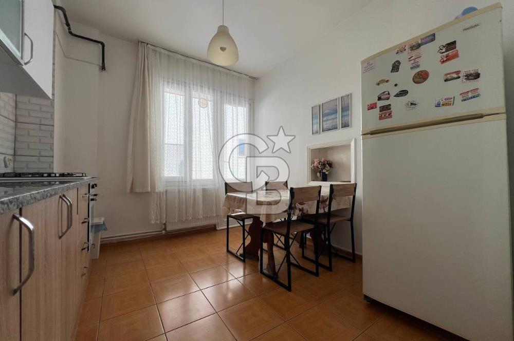 İZBAN YAKINI EŞYALI ÇİFTBALKONLU ARAKAT DOĞALGAZLI SATILIK DAİRE