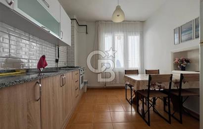 İZBAN YAKINI EŞYALI ÇİFTBALKONLU ARAKAT DOĞALGAZLI SATILIK DAİRE