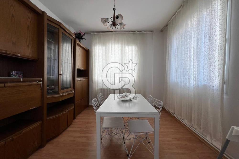 İZBAN YAKINI EŞYALI ÇİFTBALKONLU ARAKAT DOĞALGAZLI SATILIK DAİRE