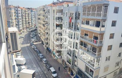 İZMİR MİTHATPAŞA CADDESİNDE DENİZ MANZARALI SATILIK YALI DAİRESİ