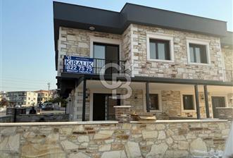 Foça Bağarası Kazım Dirik Mahallesinde Kiralık 2+1 Dubleks 