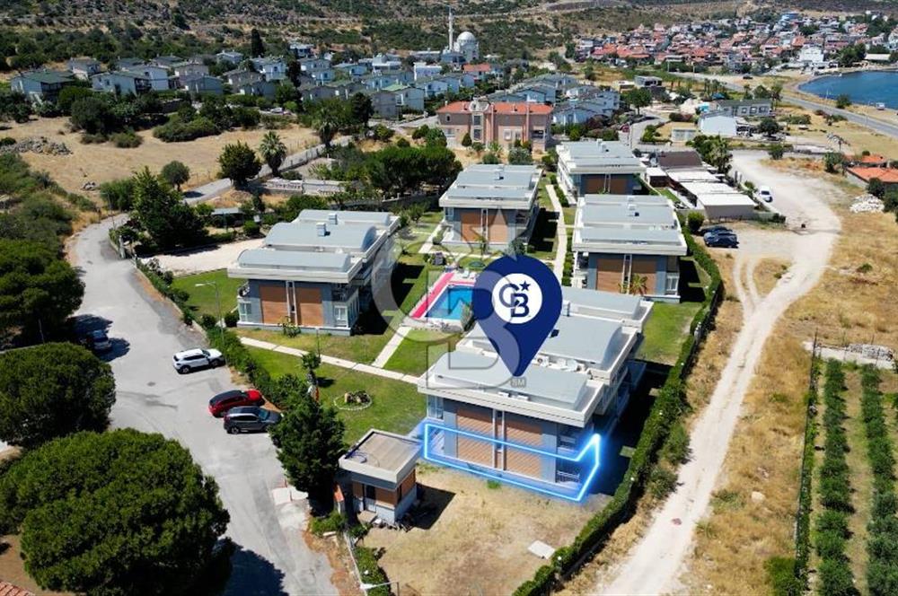 Urla Gülbahçe Havuzlu site içinde 1+1 satılık