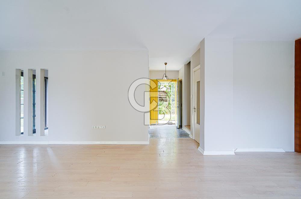 Güzelbahçe Kahramandere Mah. Mimarka Aura Sitesi Havuzlu Kiralık Villa