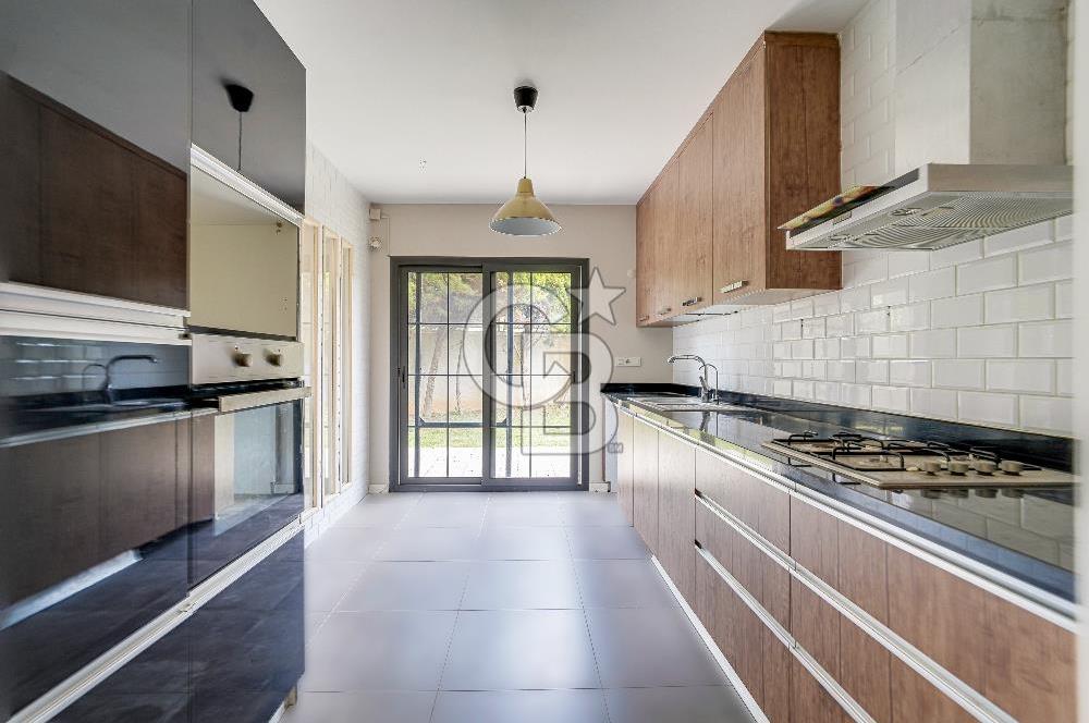 Güzelbahçe Kahramandere Mah. Mimarka Aura Sitesi Havuzlu Kiralık Villa