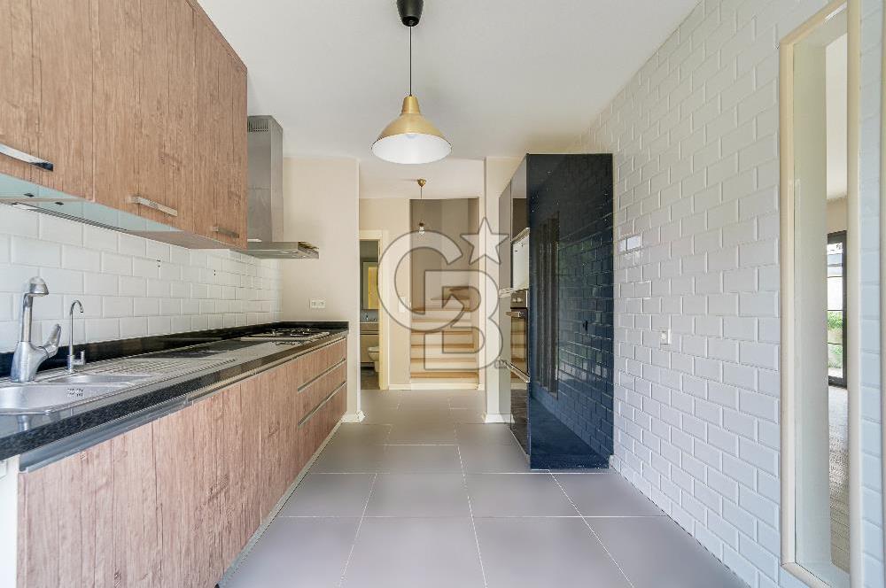 Güzelbahçe Kahramandere Mah. Mimarka Aura Sitesi Havuzlu Kiralık Villa