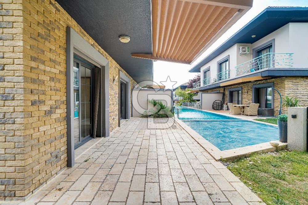 Güzelbahçe Kahramandere Mah. Mimarka Aura Sitesi Havuzlu Kiralık Villa