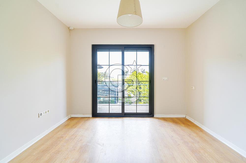 Güzelbahçe Kahramandere Mah. Mimarka Aura Sitesi Havuzlu Kiralık Villa