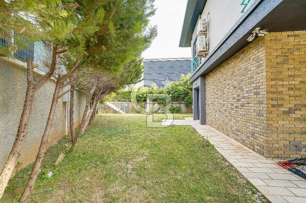 Güzelbahçe Kahramandere Mah. Mimarka Aura Sitesi Havuzlu Kiralık Villa
