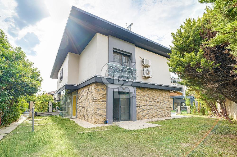 Güzelbahçe Kahramandere Mah. Mimarka Aura Sitesi Havuzlu Kiralık Villa