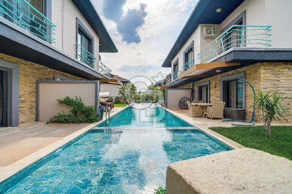 Güzelbahçe Kahramandere Mah. Mimarka Aura Sitesi Havuzlu Kiralık Villa