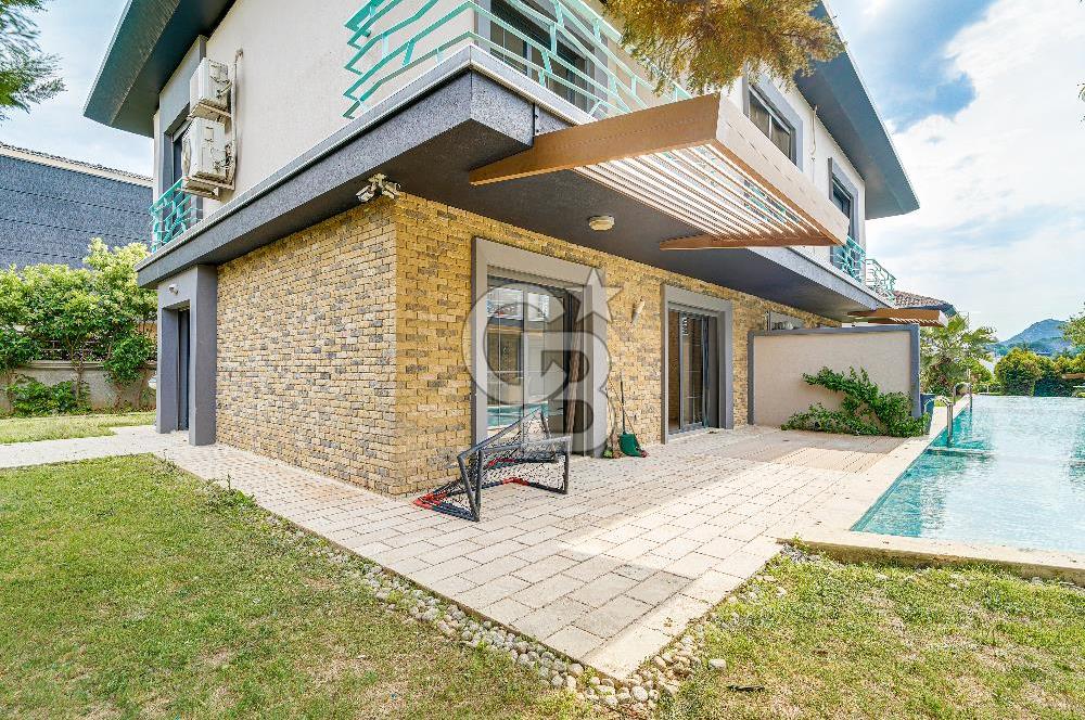 Güzelbahçe Kahramandere Mah. Mimarka Aura Sitesi Havuzlu Kiralık Villa