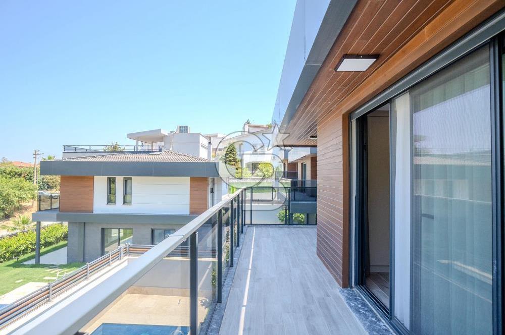 URLA ÇEŞMEALTI 5+1 HAVUZLU MÜSTAKİL DENİZ MANZARALI SATILIK VİLLA