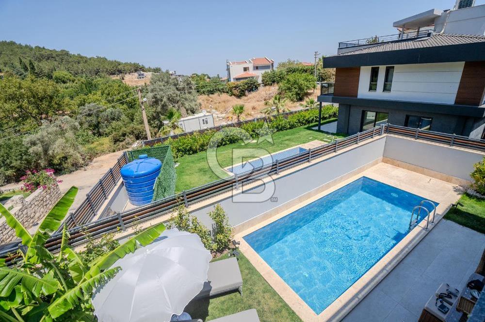 URLA ÇEŞMEALTI 5+1 HAVUZLU MÜSTAKİL DENİZ MANZARALI SATILIK VİLLA