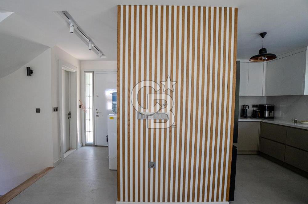 URLA ÇEŞMEALTI 5+1 HAVUZLU MÜSTAKİL DENİZ MANZARALI SATILIK VİLLA