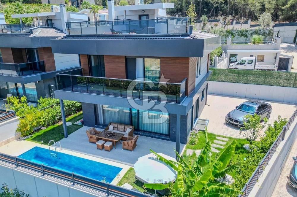 URLA ÇEŞMEALTI 5+1 HAVUZLU MÜSTAKİL DENİZ MANZARALI SATILIK VİLLA
