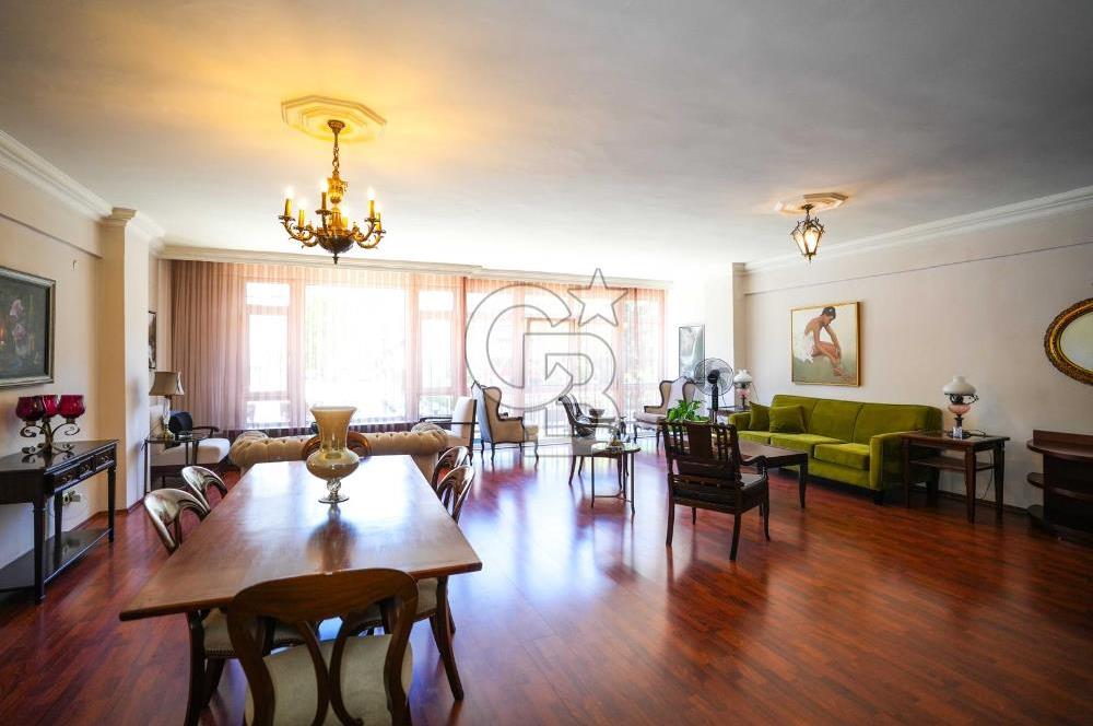CADDEBOSTAN BAĞDAT CADDESİ ÜSTÜ 4+1 DAİRE YATIRIMLIK