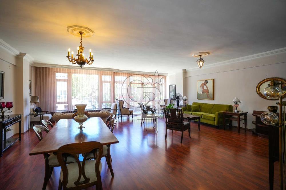 CADDEBOSTAN BAĞDAT CADDESİ ÜSTÜ 4+1 DAİRE YATIRIMLIK