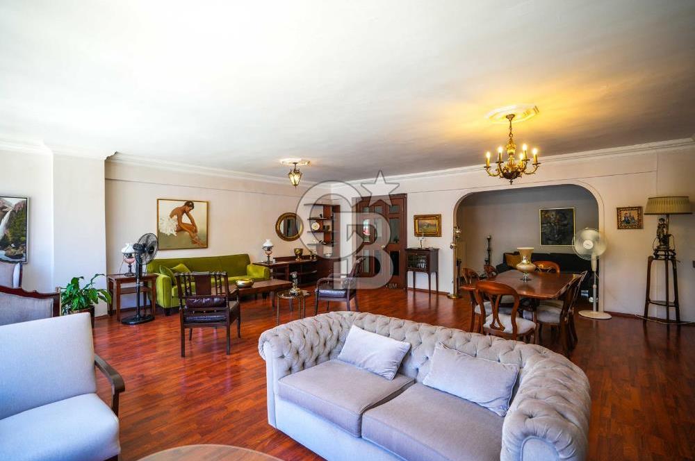 CADDEBOSTAN BAĞDAT CADDESİ ÜSTÜ 4+1 DAİRE YATIRIMLIK