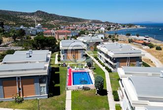 Urla Gülbahçe Havuzlu site içinde 1+1 satılık