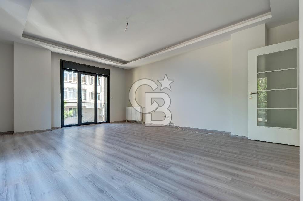 KOZYATAĞI BAYAR CAD. 3+1 125 M2 ARA KAT GENÇ BİNA 6 YAŞ