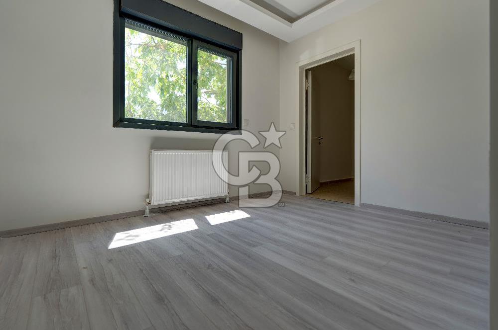 KOZYATAĞI BAYAR CAD. 3+1 125 M2 ARA KAT GENÇ BİNA 6 YAŞ