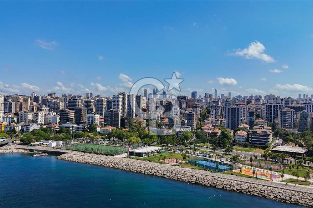 Suadiye Yalı Parselinde Kendi Yolunu Çizmiş Bir Yaşamın Evi