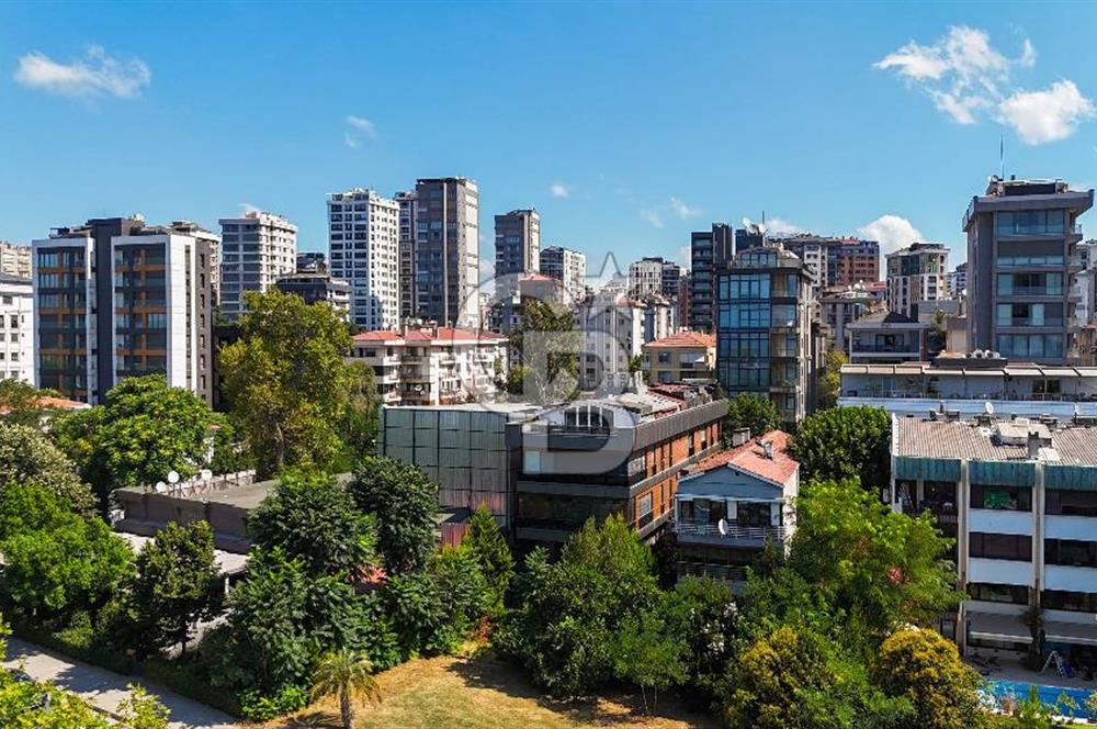 Suadiye Yalı Parselinde Kendi Yolunu Çizmiş Bir Yaşamın Evi