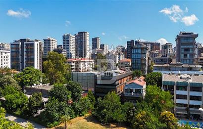 Suadiye Yalı Parselinde Kendi Yolunu Çizmiş Bir Yaşamın Evi