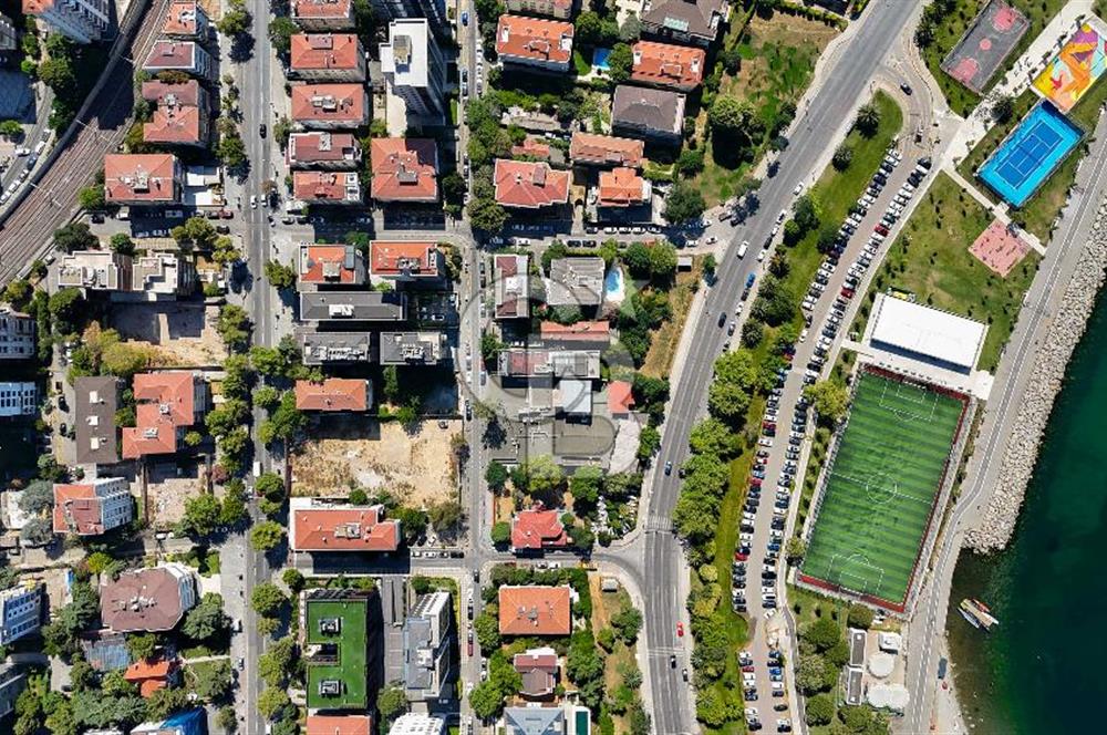 Suadiye Yalı Parselinde Kendi Yolunu Çizmiş Bir Yaşamın Evi