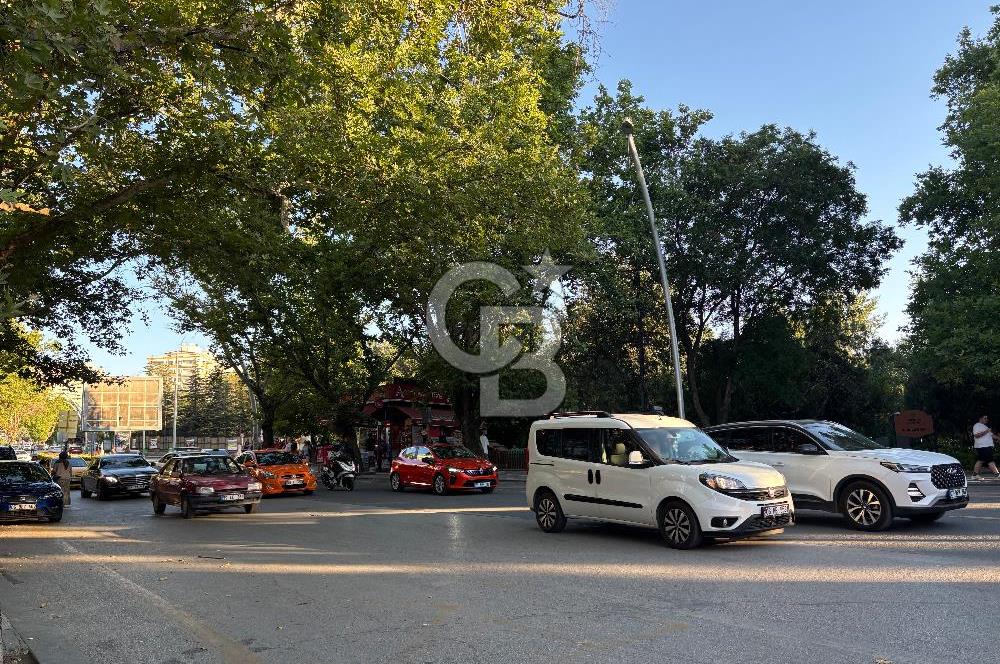 TUNALI HİLMİ CADDESİ KUĞULU İŞ MERKEZİNDE KİRALIK BÜRO&OFİS
