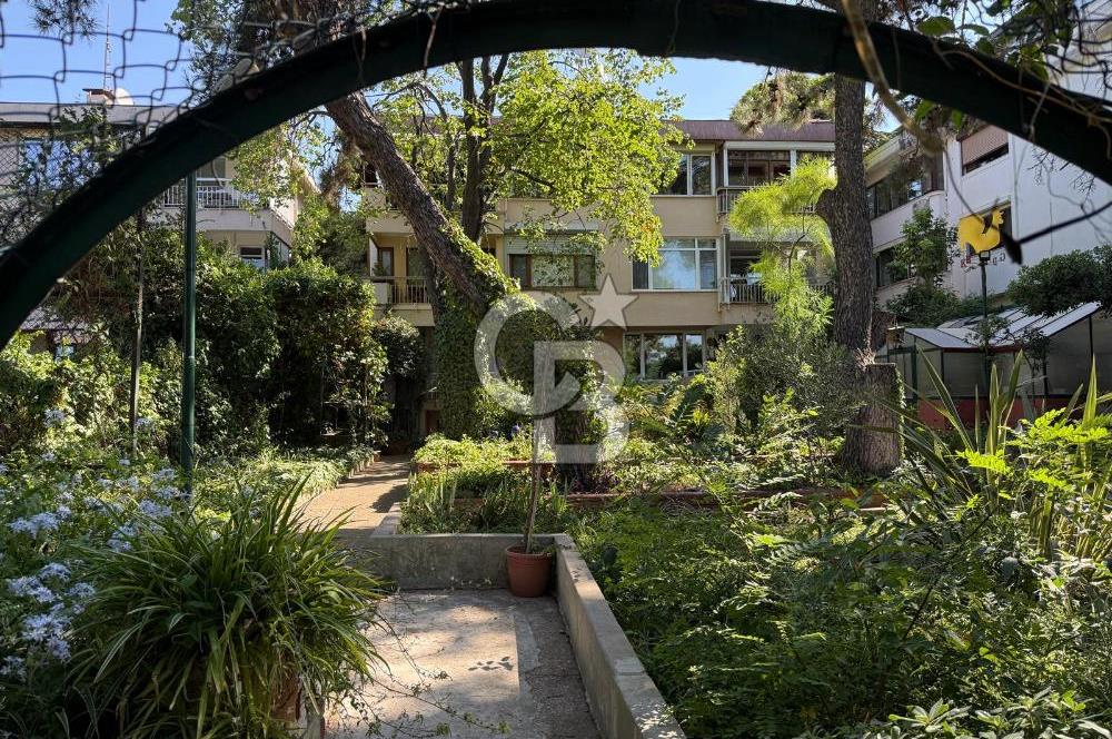 Caddebostan Yalı Parselinde Sessiz ve Yeşil Yaşam 3+1 Bahçe Katı