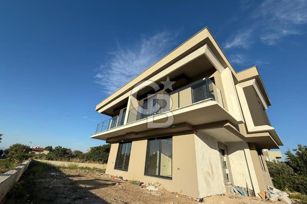Urla Çeşmealtın’da Satılık Havuzlu Villa 