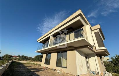 Urla Çeşmealtın’da Satılık Havuzlu Villa 
