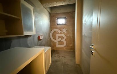 Urla Çeşmealtın’da Satılık Havuzlu Villa 