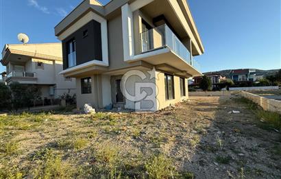 Urla Çeşmealtın’da Satılık Havuzlu Villa 