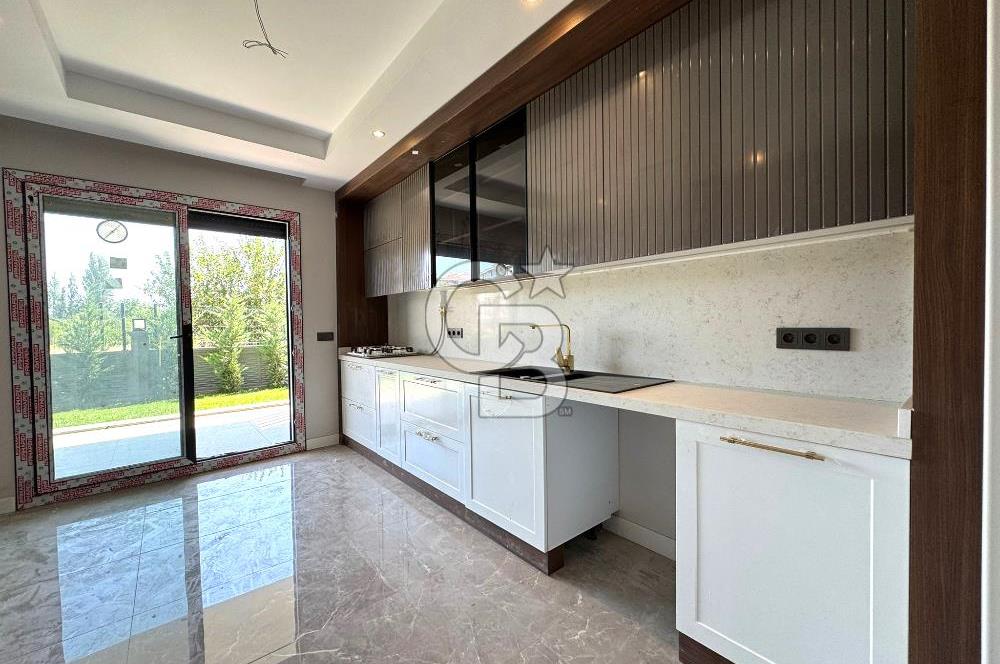 EDREMİT CENNETAYAĞI'NIN EN GÖZDE SİTESİNDE 3+1 BAHÇE KATI DAİRE